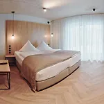 Sonne Hotel 4*